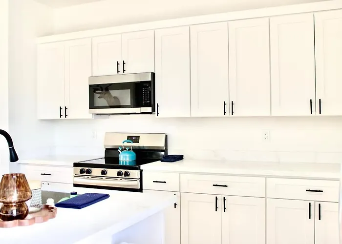 New Sw Inspired Home, 9 Guests, Tesla Ready, Pet Friendly Ferienhaus *