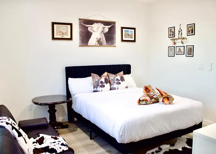Ferienhaus New Sw Inspired Home, 9 Guests, Tesla Ready, Pet Friendly Page